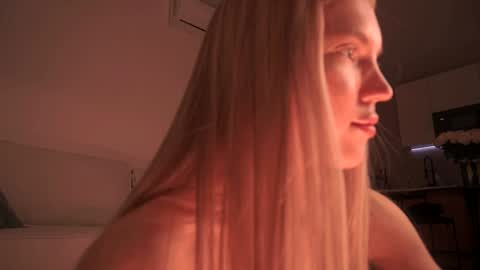 Snapshot of shiningstarrr chatting on 20, 1, 2025 Nika online show from 20, 1, 2025
