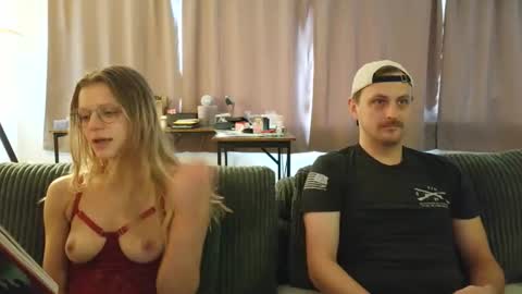 Snapshot of shinyandused chatting on 24, 9, 2025 shinyandused online show from 24, 9, 2025