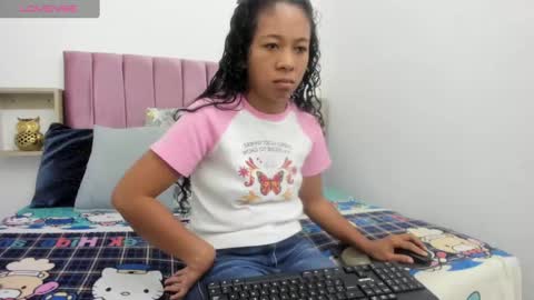 Snapshot of shira_sexylove chatting on 14, 2, 2025 shira_sexylove online show from 14, 2, 2025