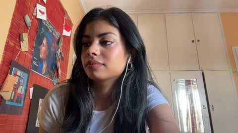 Snapshot of shirleendurrah chatting on 9, 4, 2026 Karin online show from 9, 4, 2026