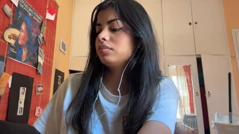 Snapshot of shirleendurrah chatting on 30, 4, 2026 Karin online show from 30, 4, 2026