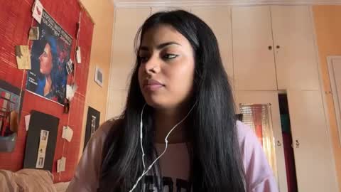 Snapshot of shirleendurrah chatting on 6, 5, 2026 Karin online show from 6, 5, 2026
