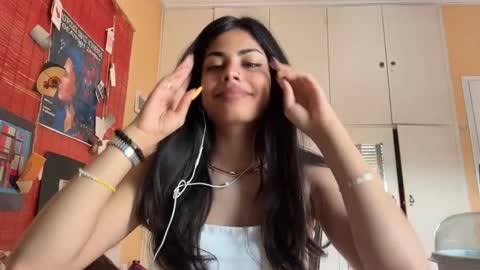 Snapshot of shirleendurrah chatting on 10, 5, 2026 Karin online show from 10, 5, 2026