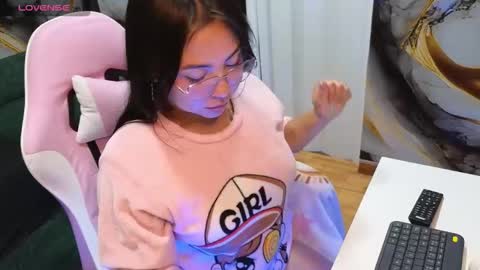 Shizuka online show from 5, 12, 2025