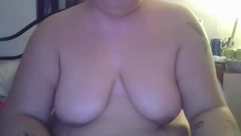 Snapshot of shndra32 chatting on 26, 10, 2025 shndra32 online show from 26, 10, 2025