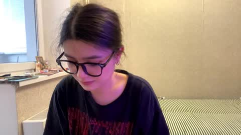 Snapshot of shontagrabowski chatting on 21, 5, 2026 Marie online show from 21, 5, 2026