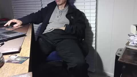 nikolas send dm for an appointment online show from 28, 10, 2025