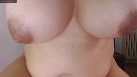 Snapshot of shopiagarcia_ chatting on 5, 2, 2025 lamai online show from 5, 2, 2025