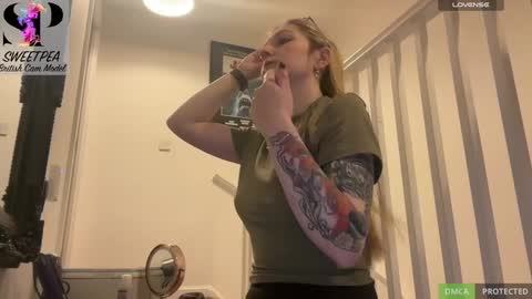 Snapshot of short_sweetpea chatting on 4, 1, 2025 short sweetpea online show from 4, 1, 2025