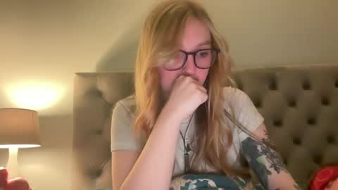 Snapshot of short_sweetpea chatting on 18, 2, 2025 short sweetpea online show from 18, 2, 2025