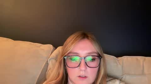 Snapshot of short_sweetpea chatting on 1, 3, 2025 short sweetpea online show from 1, 3, 2025