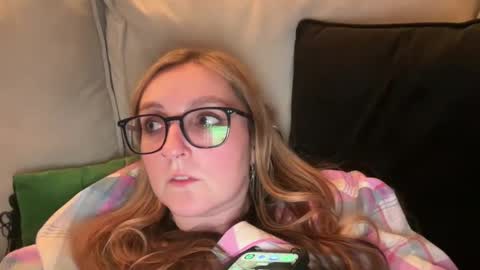 Snapshot of short_sweetpea chatting on 6, 3, 2025 short sweetpea online show from 6, 3, 2025