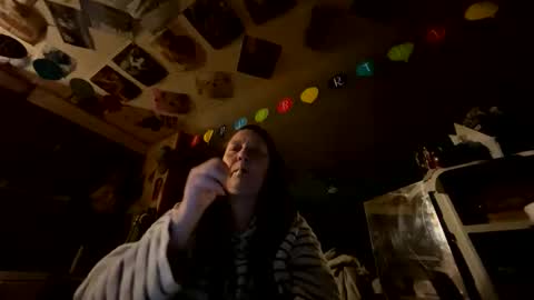 Snapshot of shorty920505 chatting on 19, 5, 2026 shorty920505 online show from 19, 5, 2026