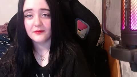 Snapshot of show_for_you chatting on 12, 3, 2025 show_for_you online show from 12, 3, 2025