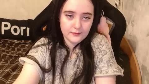 Snapshot of show_for_you chatting on 22, 10, 2025 show_for_you online show from 22, 10, 2025