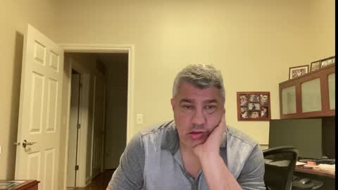 Snapshot of showmet chatting on 18, 9, 2025 Chicago Guy online show from 18, 9, 2025