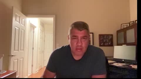 Snapshot of showmet chatting on 12, 10, 2025 Chicago Guy online show from 12, 10, 2025