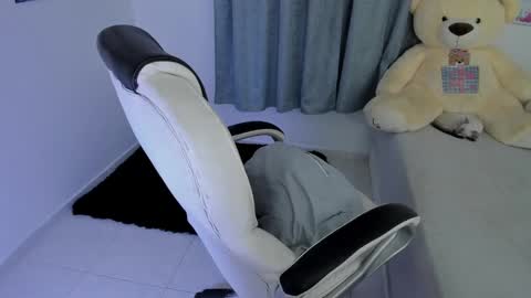 Nahomy online show from 14, 12, 2024