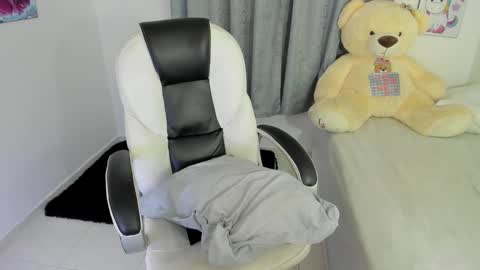 Nahomy online show from 16, 12, 2024