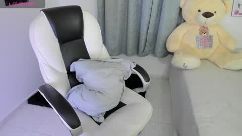 Nahomy online show from 28, 12, 2024