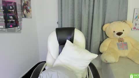 Nahomy online show from 5, 2, 2025