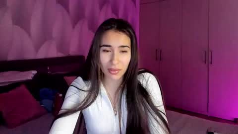 Mika online show from 4, 11, 2025