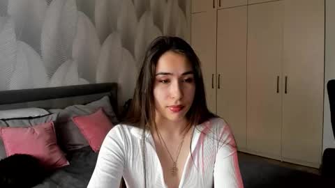 Mika online show from 3, 3, 2026