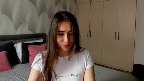 Mika online show from 22, 3, 2026