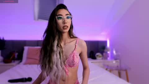 Snapshot of shy_eveline chatting on 14, 4, 2026 shy_eveline online show from 14, 4, 2026