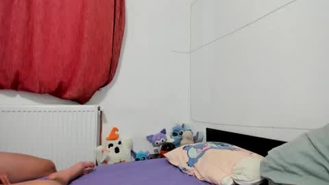 shy_in_bed online show from 27, 10, 2025