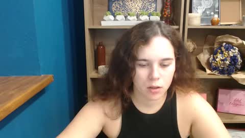 shy_lil online show from 28, 9, 2025