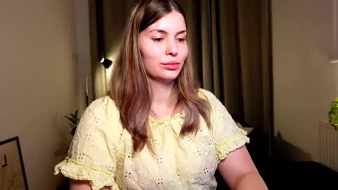 shy_nerd_babyy online show from 5, 1, 2025