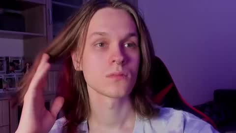 Snapshot of shy_nny chatting on 9, 10, 2025 Mark online show from 9, 10, 2025