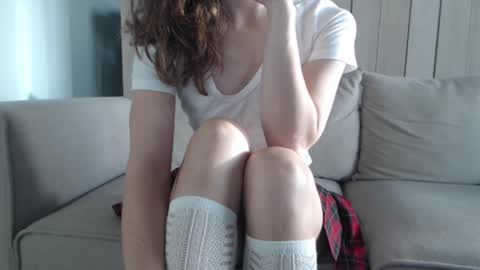 shy_schoolgirl_ online show from 12, 12, 2024