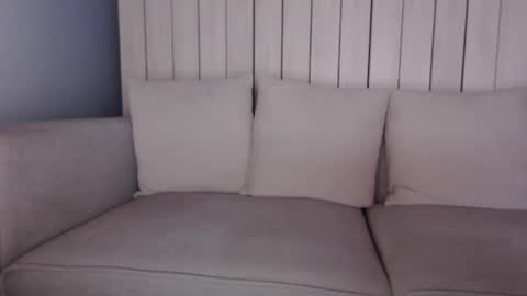 shy_schoolgirl_ online show from 24, 12, 2024