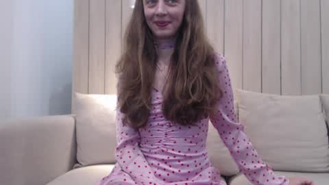 shy_schoolgirl_ online show from 31, 12, 2024