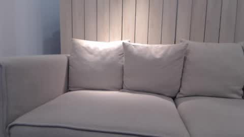 shy_schoolgirl_ online show from 24, 1, 2025