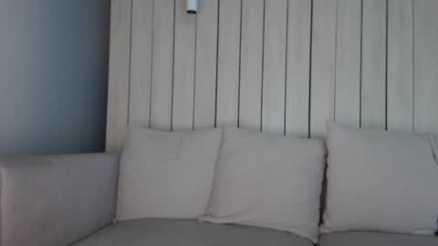 shy_schoolgirl_ online show from 27, 1, 2025