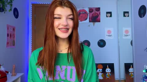 Snapshot of shybella_girl chatting on 17, 12, 2024 Bella online show from 17, 12, 2024