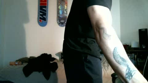 shyboyhugecum2020 online show from 18, 6, 2026