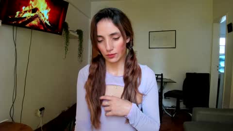 Snapshot of shybut_naughty chatting on 19, 12, 2024 Tell me Ari My only social media will be IG online show from 19, 12, 2024