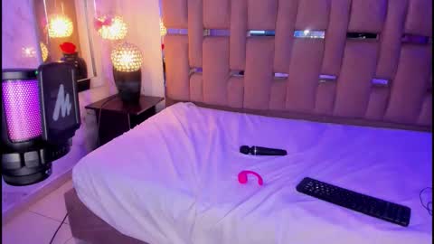 Shyly online show from 21, 10, 2025