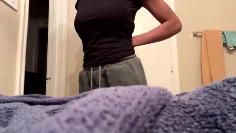 Snapshot of shysw33tlov3 chatting on 22, 2, 2026 ShySw33tLove online show from 22, 2, 2026