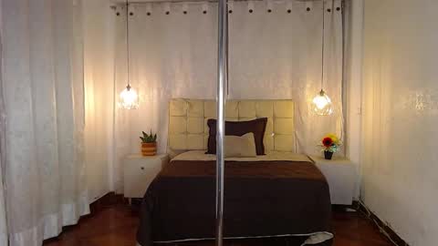 CALL ME  CHARLOTTE online show from 25, 12, 2024