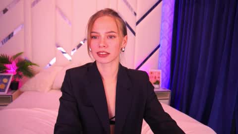 shyysiren online show from 14, 10, 2025