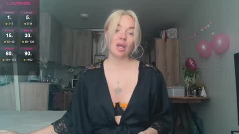 Snapshot of siberian_girl_ chatting on 17, 5, 2026 Eva online show from 17, 5, 2026