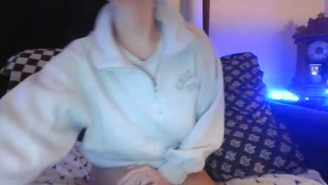 Snapshot of sidneyraee chatting on 26, 11, 2025 Mrs. St. Patrickk online show from 26, 11, 2025