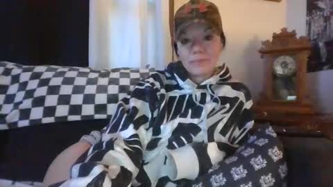 Snapshot of sidneyraee chatting on 28, 11, 2025 Mrs. St. Patrickk online show from 28, 11, 2025