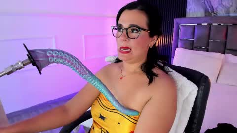 Snapshot of sienarosewood chatting on 8, 7, 2026 Siena Rosewood online show from 8, 7, 2026