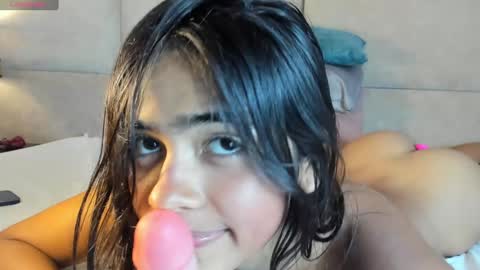 Snapshot of sienastone chatting on 29, 12, 2024 SIENA STONE online show from 29, 12, 2024